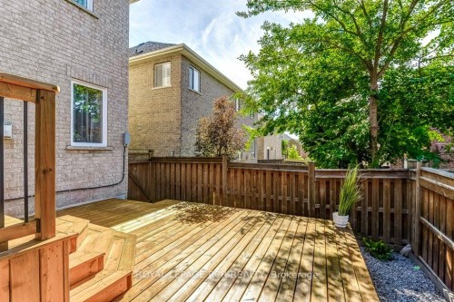 42 Mynden Way, Newmarket, ON - Outdoor With Deck Patio Veranda With Exterior