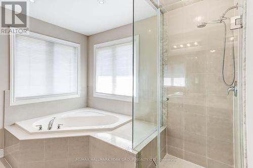 1022 Sherman Brock Circle, Newmarket, ON - Indoor Photo Showing Bathroom