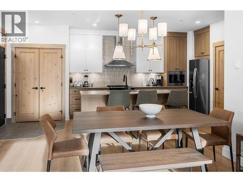 7005 Mcgillivray Lake Drive Unit# 17, Sun Peaks, BC - Indoor Photo Showing Dining Room