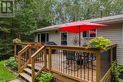 Pet friendly gated deck - 