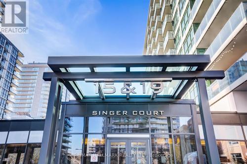 PH16 - 19 SINGER COURT  Toronto, ON M2K 0B2