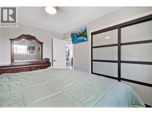 2305 39 Street, Vernon, BC - Indoor Photo Showing Bedroom
