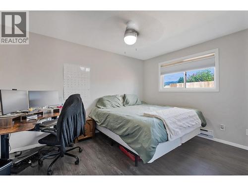 2305 39 Street, Vernon, BC - Indoor Photo Showing Bedroom