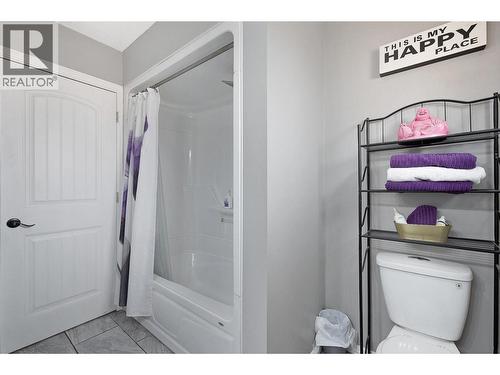 2305 39 Street, Vernon, BC - Indoor Photo Showing Bathroom