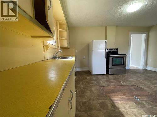 1432 105Th Street, North Battleford, SK - Indoor Photo Showing Kitchen