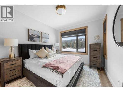 7005 Mcgillivray Lake Drive Unit# 16, Sun Peaks, BC - Indoor Photo Showing Bedroom