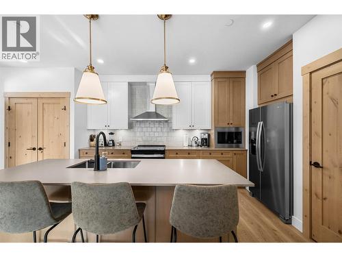 7005 Mcgillivray Lake Drive Unit# 16, Sun Peaks, BC - Indoor Photo Showing Kitchen With Double Sink With Upgraded Kitchen