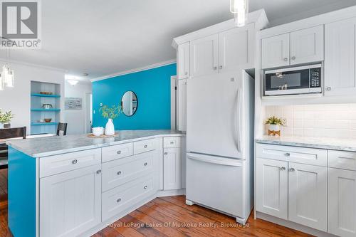 308 - 24 Ontario Street, Bracebridge (Macaulay), ON - Indoor Photo Showing Kitchen