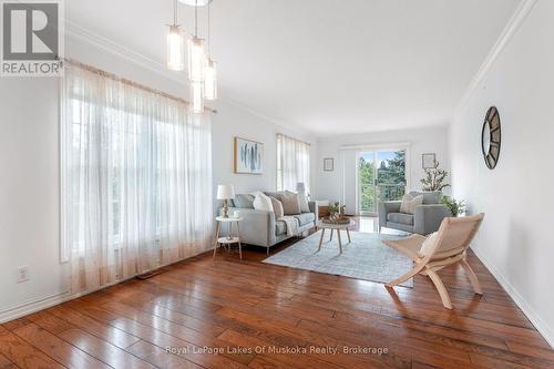 308 - 24 Ontario Street, Bracebridge (Macaulay), ON - Indoor Photo Showing Living Room