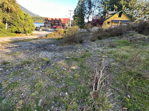 1672 Cedar Rd, Ucluelet, BC 