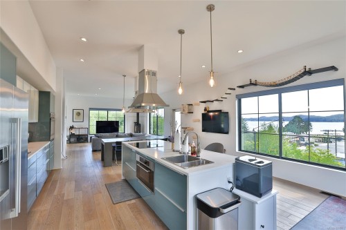 7215 Rupert St, Port Hardy, BC 