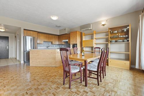Salle à manger - 717-18 Ch. Du Bord-Du-Lac-Lakeshore, Pointe-Claire, QC - Indoor Photo Showing Dining Room