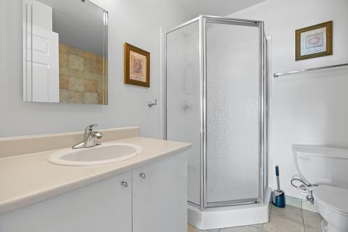 Salle de bains attenante à la CCP - 717-18 Ch. Du Bord-Du-Lac-Lakeshore, Pointe-Claire, QC - Indoor Photo Showing Bathroom