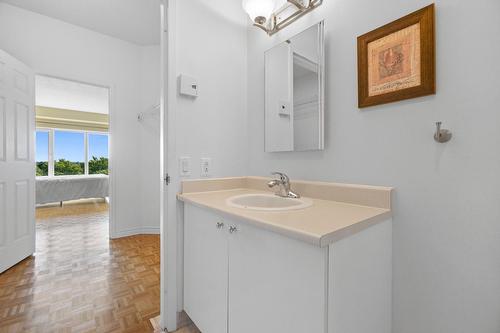 Salle de bains - 717-18 Ch. Du Bord-Du-Lac-Lakeshore, Pointe-Claire, QC - Indoor Photo Showing Bathroom