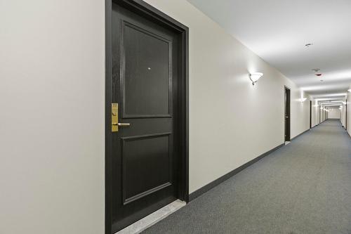 Hall d'entrée/Vestibule - 717-18 Ch. Du Bord-Du-Lac-Lakeshore, Pointe-Claire, QC - Indoor Photo Showing Other Room