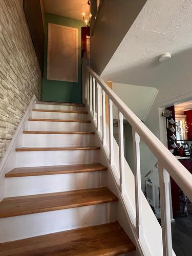 Escalier - 3 Rue Du Rond-Point, Chapais, QC - Indoor Photo Showing Other Room