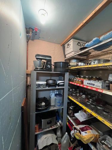 Cave/Chambre froide - 3 Rue Du Rond-Point, Chapais, QC - Indoor