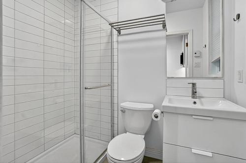 Bathroom - 5015 Rue Fabre, Montréal (Le Plateau-Mont-Royal), QC - Indoor Photo Showing Bathroom