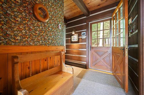 Hall d'entrée/Vestibule - 249 Ch. Des Boisés, Mont-Tremblant, QC -  Photo Showing Other Room
