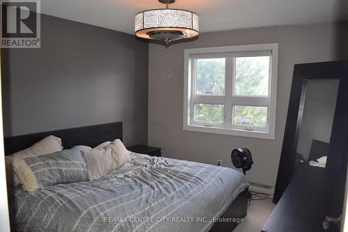207 - 5 Jacksway Crescent, London North (North G), ON - Indoor Photo Showing Bedroom
