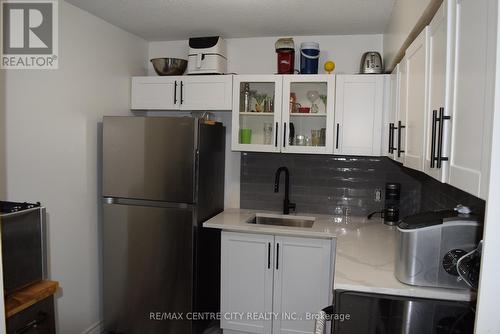 207 - 5 Jacksway Crescent, London North (North G), ON - Indoor Photo Showing Kitchen