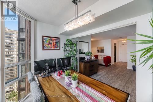 1901 - 285 Enfield Place, Mississauga (City Centre), ON - Indoor Photo Showing Dining Room