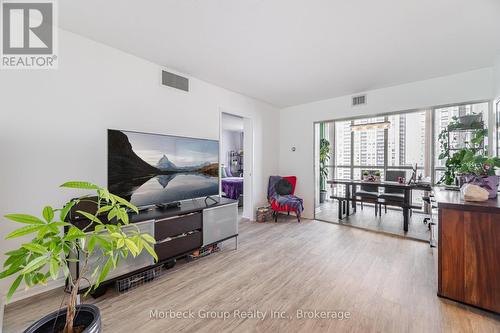 1901 - 285 Enfield Place, Mississauga (City Centre), ON - Indoor Photo Showing Living Room