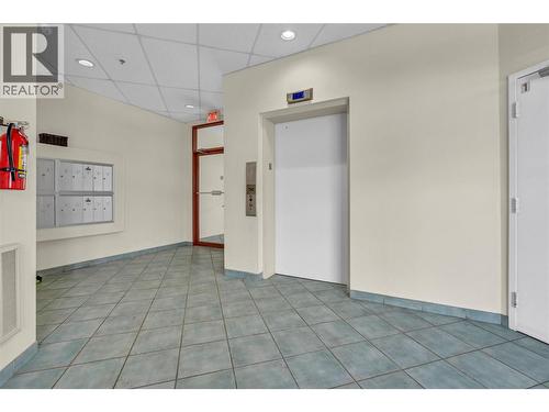 3310 Skaha Lake Road Unit# 306, Penticton, BC - Indoor Photo Showing Other Room