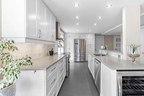 Kitchen - 101-4570 Ch. Des Cageux, Laval (Chomedey), QC - Indoor Photo Showing Kitchen With Upgraded Kitchen