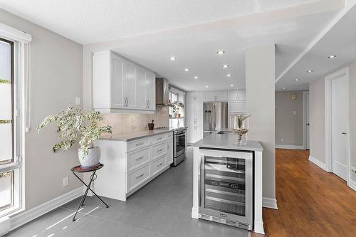 Kitchen - 101-4570 Ch. Des Cageux, Laval (Chomedey), QC - Indoor Photo Showing Other Room