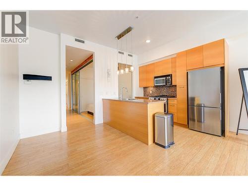 1289 Ellis Street Unit# 320, Kelowna, BC - Indoor Photo Showing Kitchen With Stainless Steel Kitchen