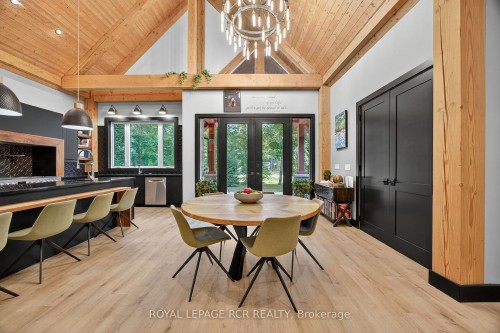 1031 Xavier Street, Gravenhurst, ON - Indoor Photo Showing Dining Room
