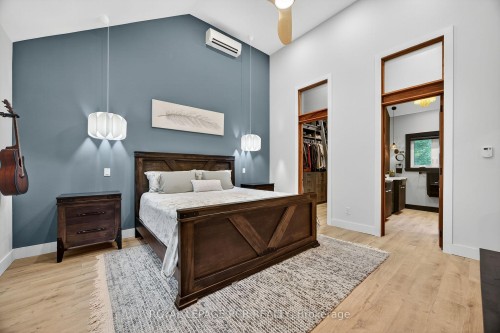 1031 Xavier Street, Gravenhurst, ON - Indoor Photo Showing Bedroom