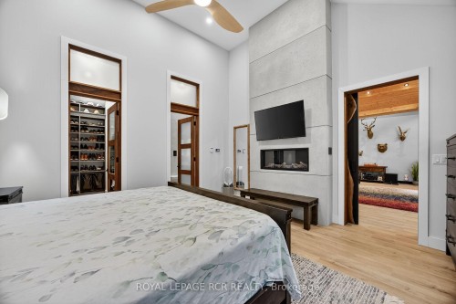 1031 Xavier Street, Gravenhurst, ON - Indoor Photo Showing Bedroom