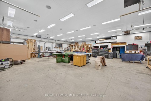 1031 Xavier Street, Gravenhurst, ON - Indoor Photo Showing Garage