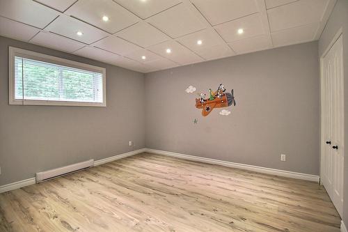 Bedroom - 27 Rue De La Crête, Orford, QC - Indoor Photo Showing Other Room