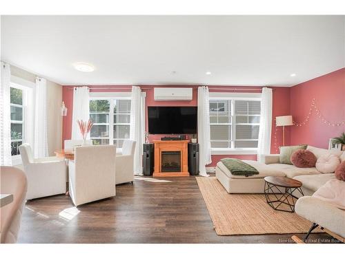 45 Weavers Wy, Fredericton, NB 