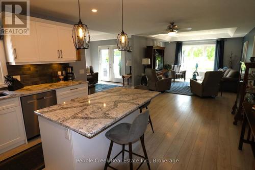 61 Lake Breeze Drive, Ashfield-Colborne-Wawanosh (Colborne), ON - Indoor Photo Showing Kitchen