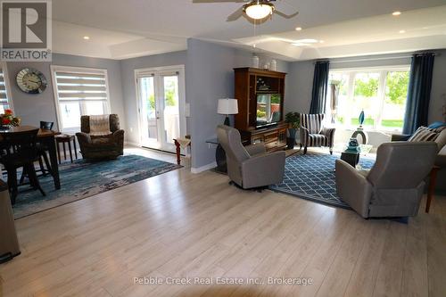 61 Lake Breeze Drive, Ashfield-Colborne-Wawanosh (Colborne), ON - Indoor Photo Showing Living Room