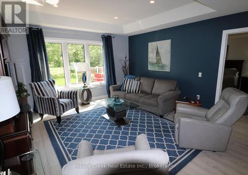 61 Lake Breeze Drive, Ashfield-Colborne-Wawanosh (Colborne), ON - Indoor Photo Showing Living Room