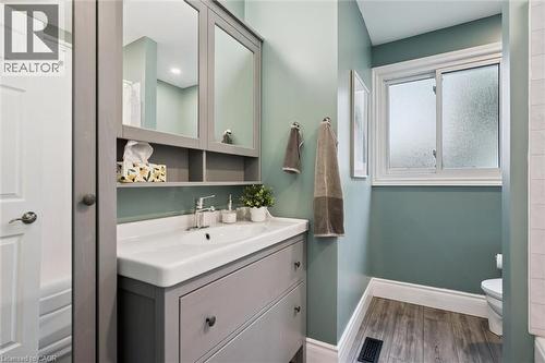 37 Victoria Crescent, Fergus, ON - Indoor Photo Showing Bathroom