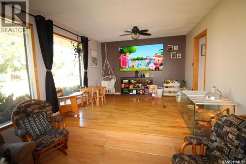 652 9Th Street W, Shaunavon, SK - Indoor