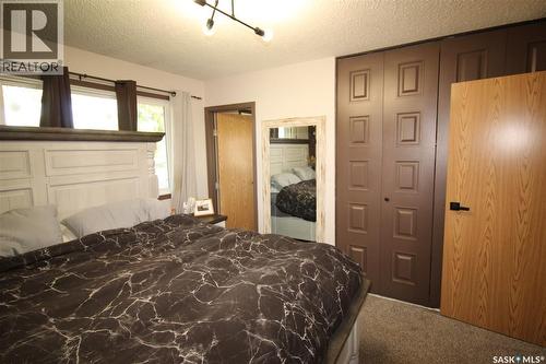 652 9Th Street W, Shaunavon, SK - Indoor Photo Showing Bedroom