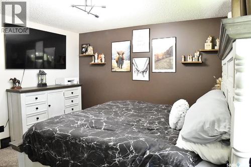 652 9Th Street W, Shaunavon, SK - Indoor Photo Showing Bedroom