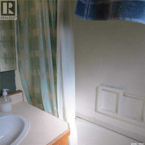 2256 Wascana Street, Regina, SK - Indoor Photo Showing Bathroom