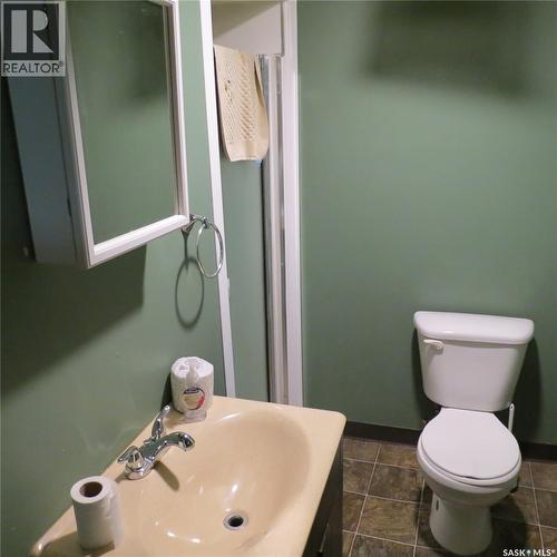 2256 Wascana Street, Regina, SK - Indoor Photo Showing Bathroom