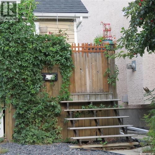 2256 Wascana Street, Regina, SK - Outdoor