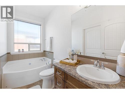 374 Trumpeter Court, Kelowna, BC - Indoor Photo Showing Bathroom