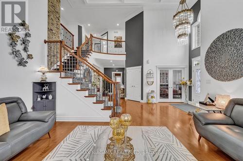 8018 Cathedral Drive, Niagara Falls (Mt. Carmel), ON - Indoor Photo Showing Living Room