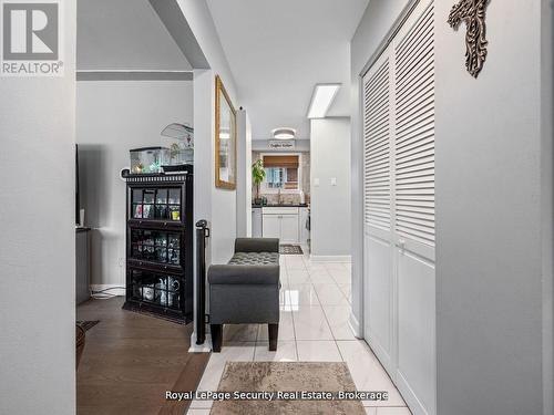 2 Maitland Avenue, Hamilton, ON - Indoor Photo Showing Other Room